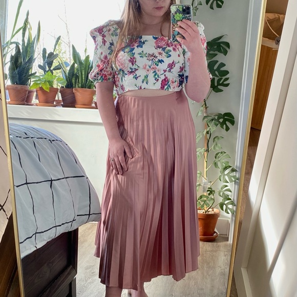 Meet your Posher, Jaclynne - Picture 4 of 4